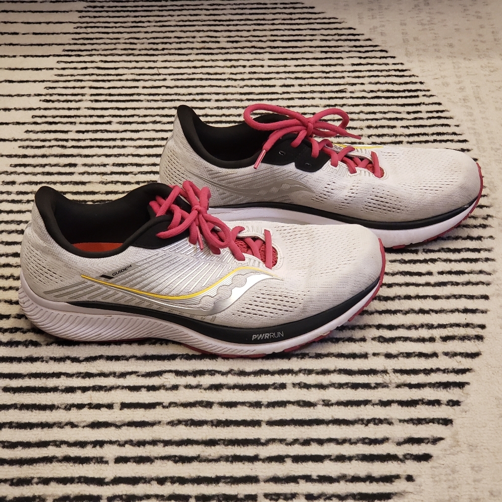Size 11 - Saucony Guide 14 Alloy Cherry W - Picture 2 of 8